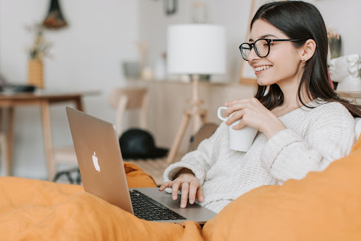 woman ordering subscription box